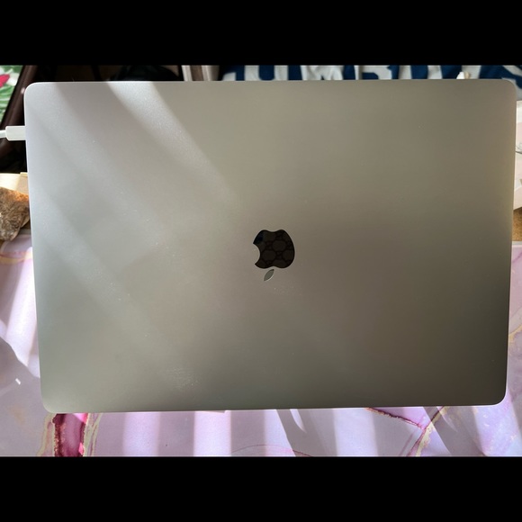 Nearly new Apple MacBook Pro - Picture 2 of 6